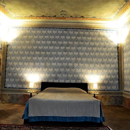 Il Palazzo Del Cardinale Bed & Breakfast มอนตาลชิโน ห้อง รูปภาพ