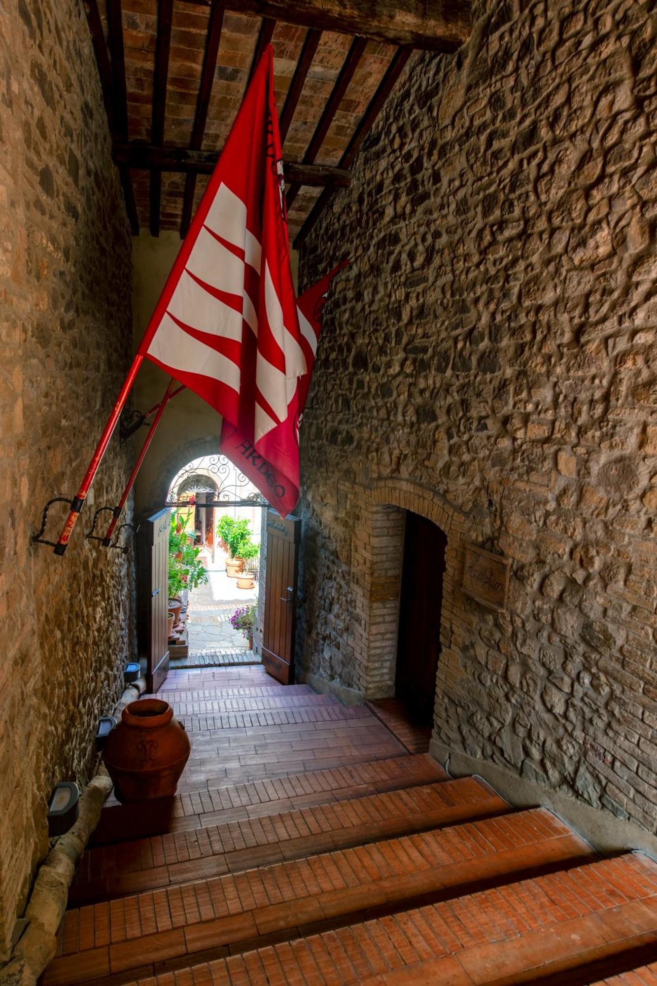 Il Palazzo Del Cardinale Bed & Breakfast มอนตาลชิโน ภายนอก รูปภาพ