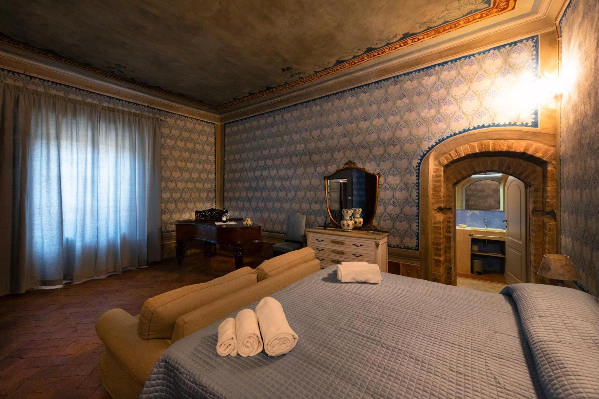 Il Palazzo Del Cardinale Bed & Breakfast มอนตาลชิโน ภายนอก รูปภาพ