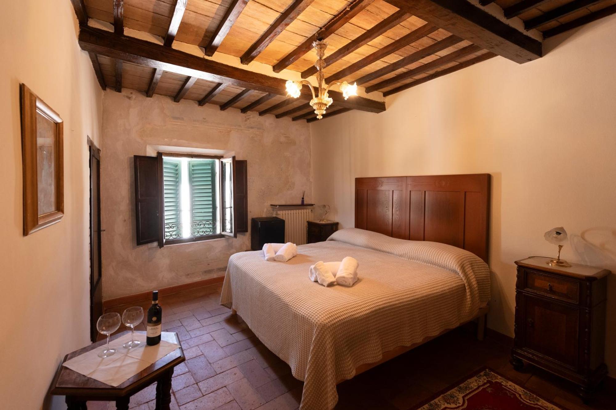 Il Palazzo Del Cardinale Bed & Breakfast มอนตาลชิโน ภายนอก รูปภาพ