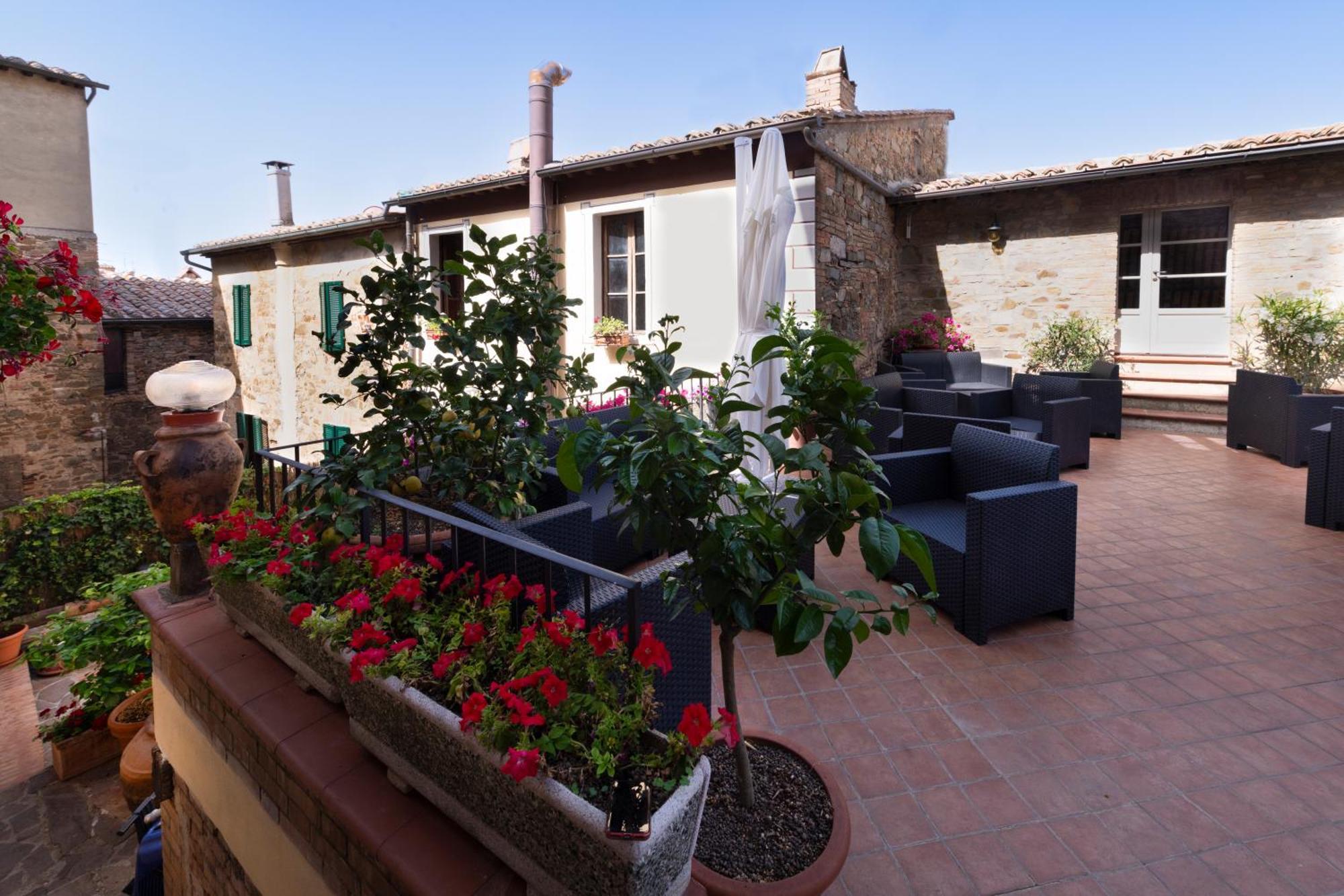 Il Palazzo Del Cardinale Bed & Breakfast มอนตาลชิโน ภายนอก รูปภาพ