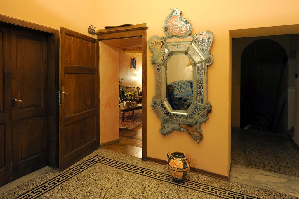 Il Palazzo Del Cardinale Bed & Breakfast มอนตาลชิโน ภายนอก รูปภาพ