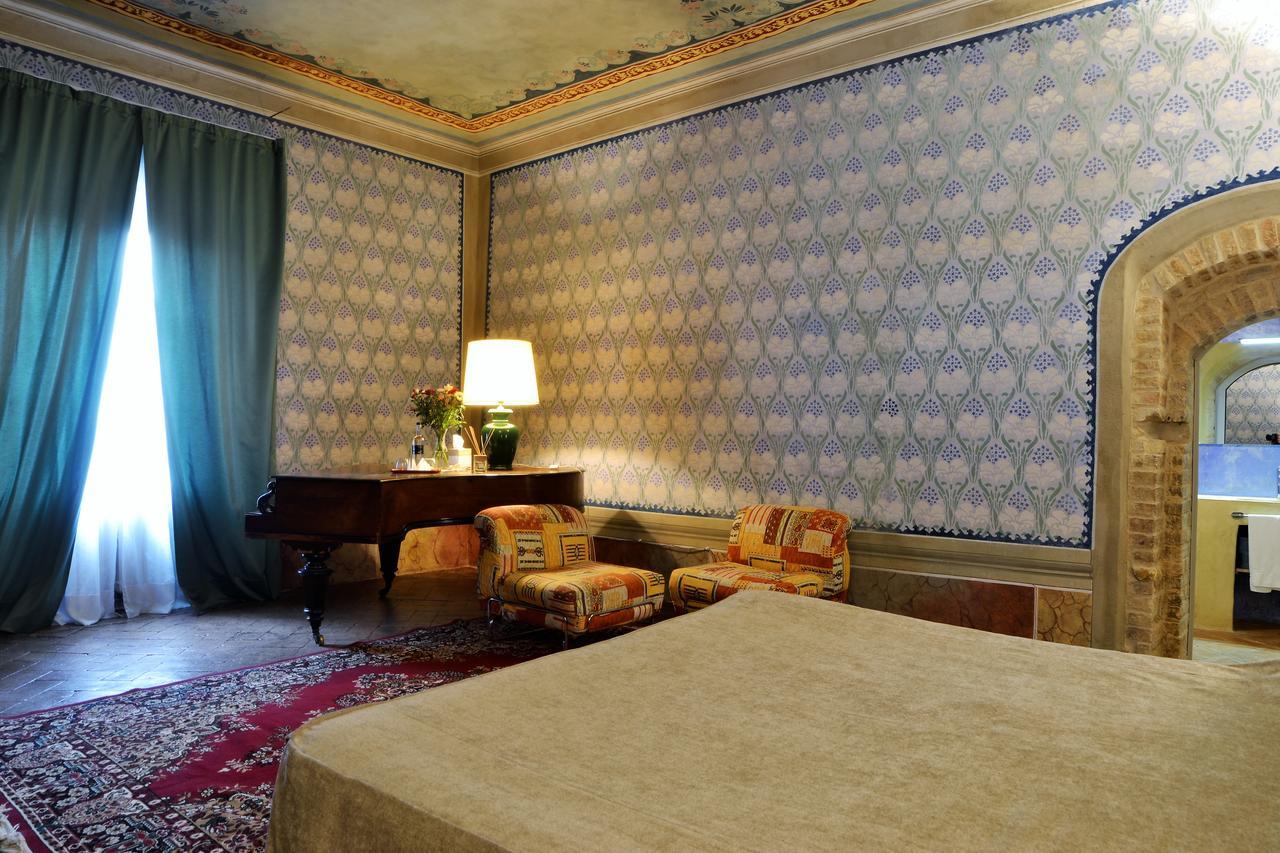 Il Palazzo Del Cardinale Bed & Breakfast มอนตาลชิโน ภายนอก รูปภาพ