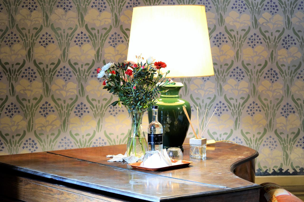Il Palazzo Del Cardinale Bed & Breakfast มอนตาลชิโน ภายนอก รูปภาพ