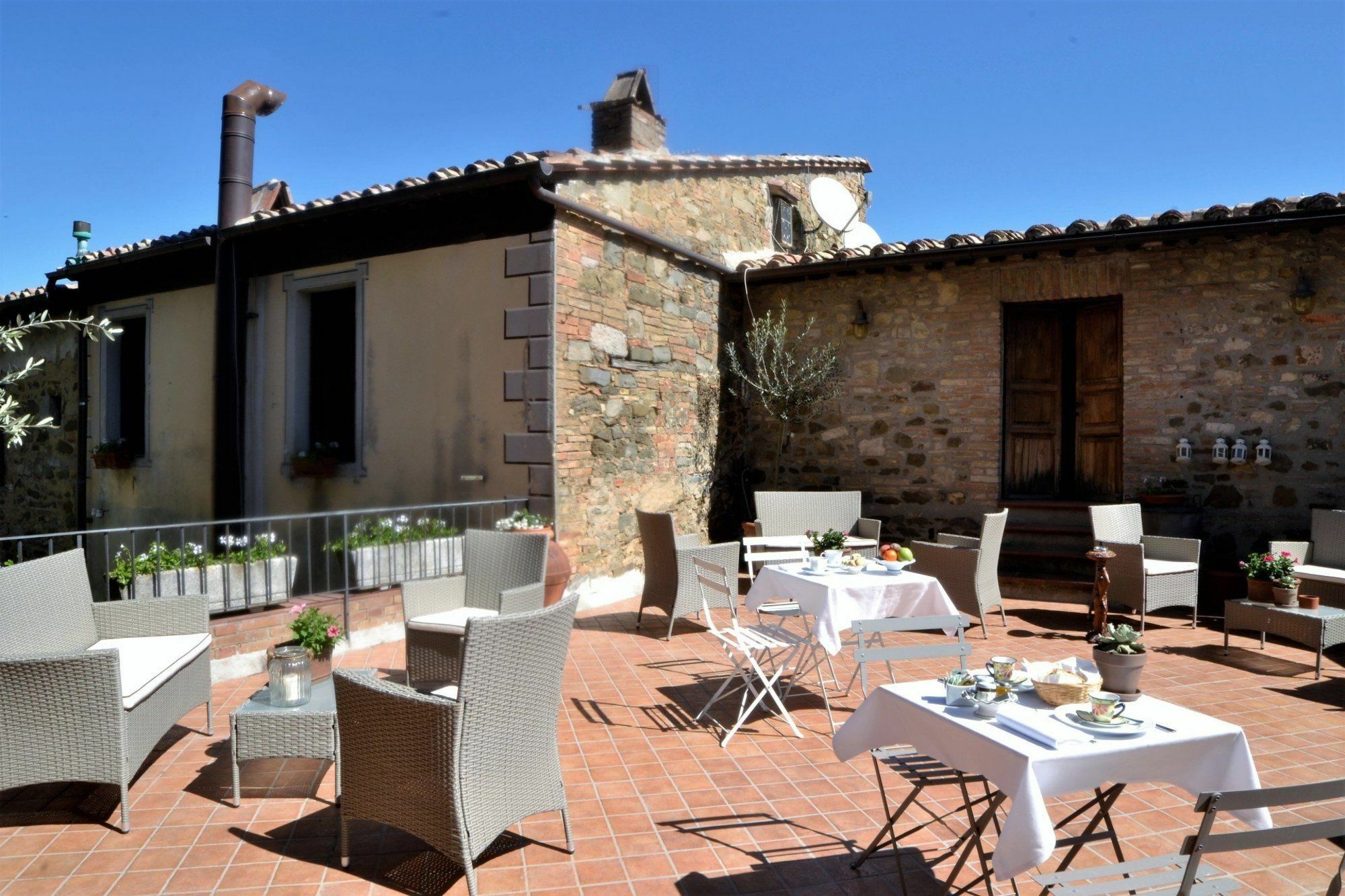 Il Palazzo Del Cardinale Bed & Breakfast มอนตาลชิโน ภายนอก รูปภาพ