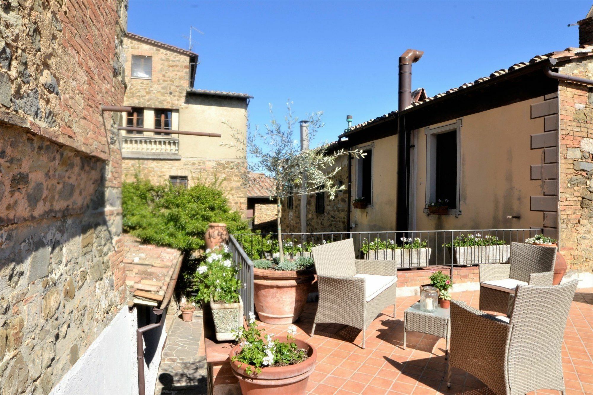 Il Palazzo Del Cardinale Bed & Breakfast มอนตาลชิโน ภายนอก รูปภาพ